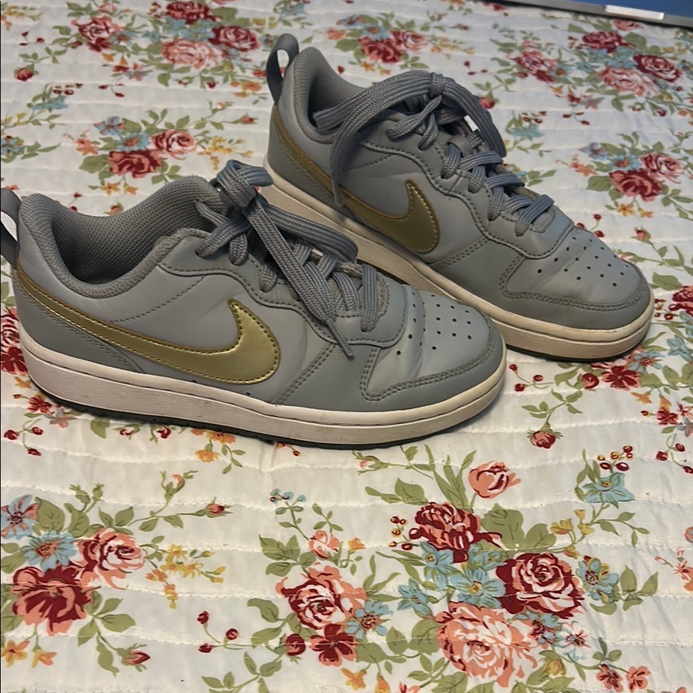 Nike Court Borough Low 2 Youth Size 3.5